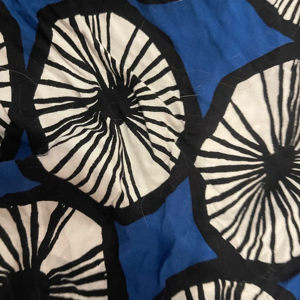 guc marimekko for target collab Blue White black Patterned Shorts medium